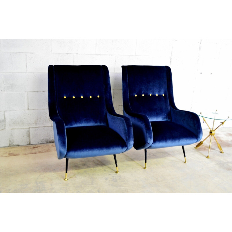 Pair of I.S.A. Bergamo armchairs reupholstered in bue velvet, Aldo MORBELLI - 1950s