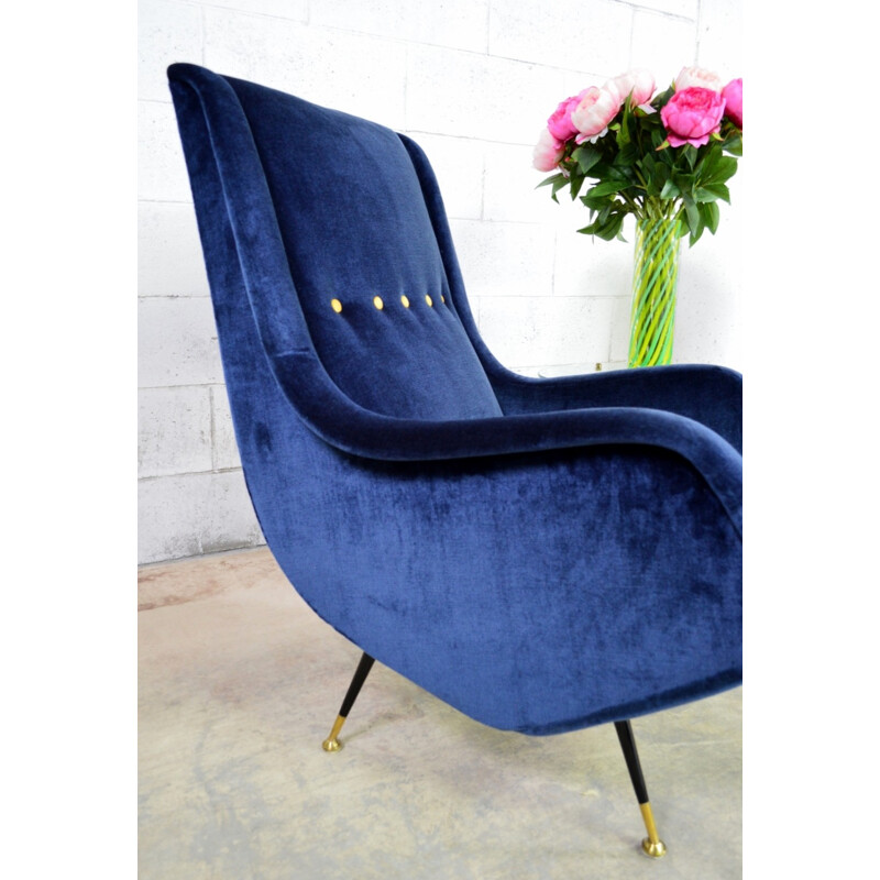 Pair of I.S.A. Bergamo armchairs reupholstered in bue velvet, Aldo MORBELLI - 1950s