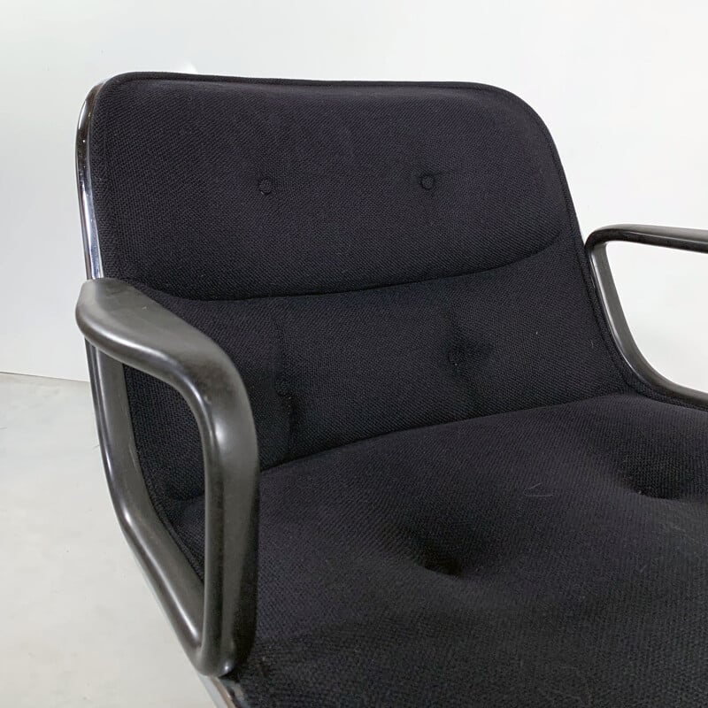 Chaise de bureau vintage en tissu noir de Charles Pollock pour Knoll 1970