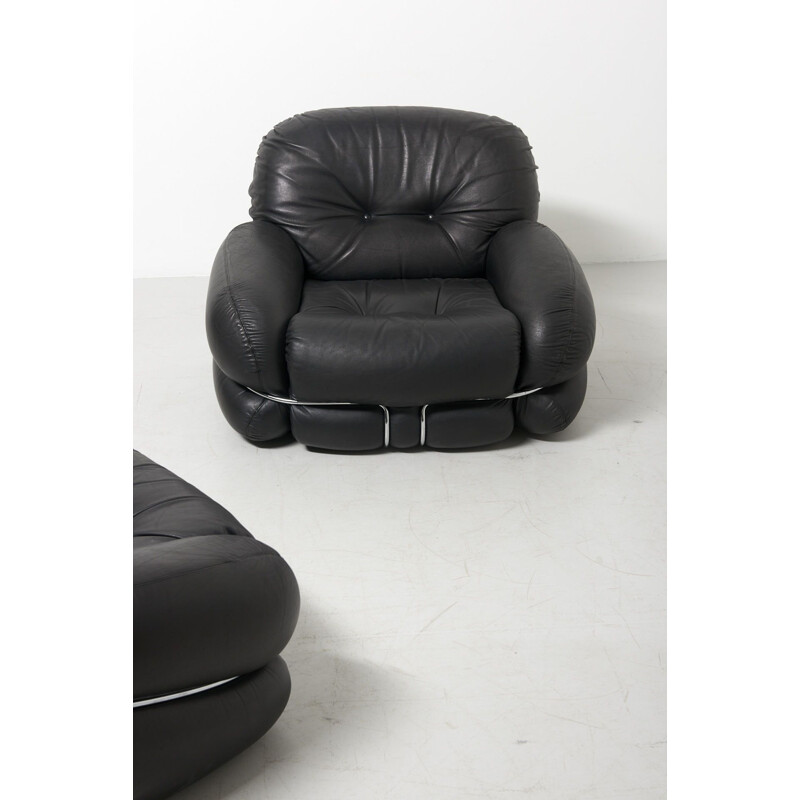 Pair vintage of Easy Chairs in Black Leather by Tobia Scarpa 1970s