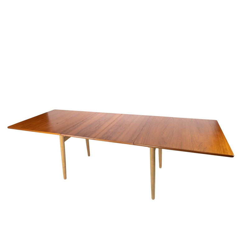 Vintage Dining table in teak and oak with extensions by Hans J. Wegner and Andreas Tuck
