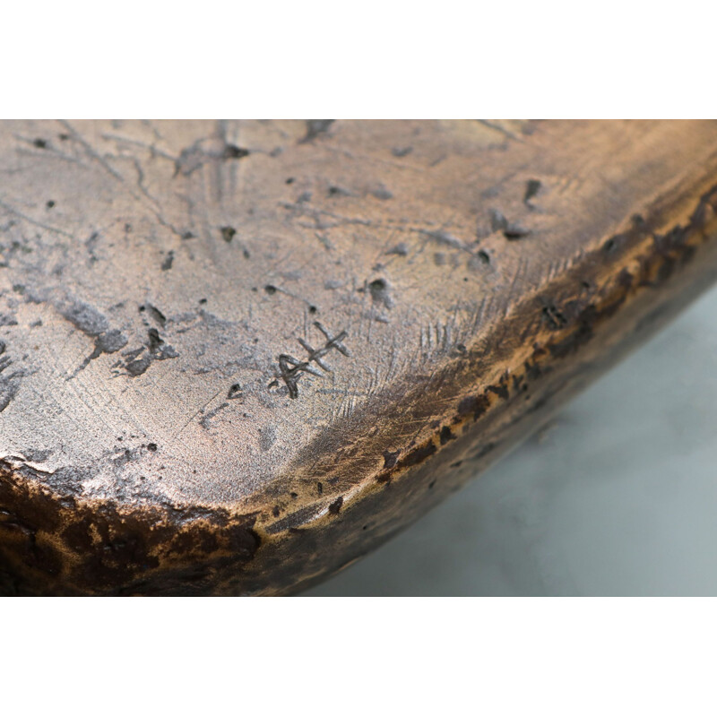Table basse vintage en bronze avec un bras en wishbone monogrammée AH