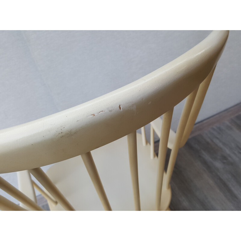 Fauteuil à bascule vintage beige en bois courbe