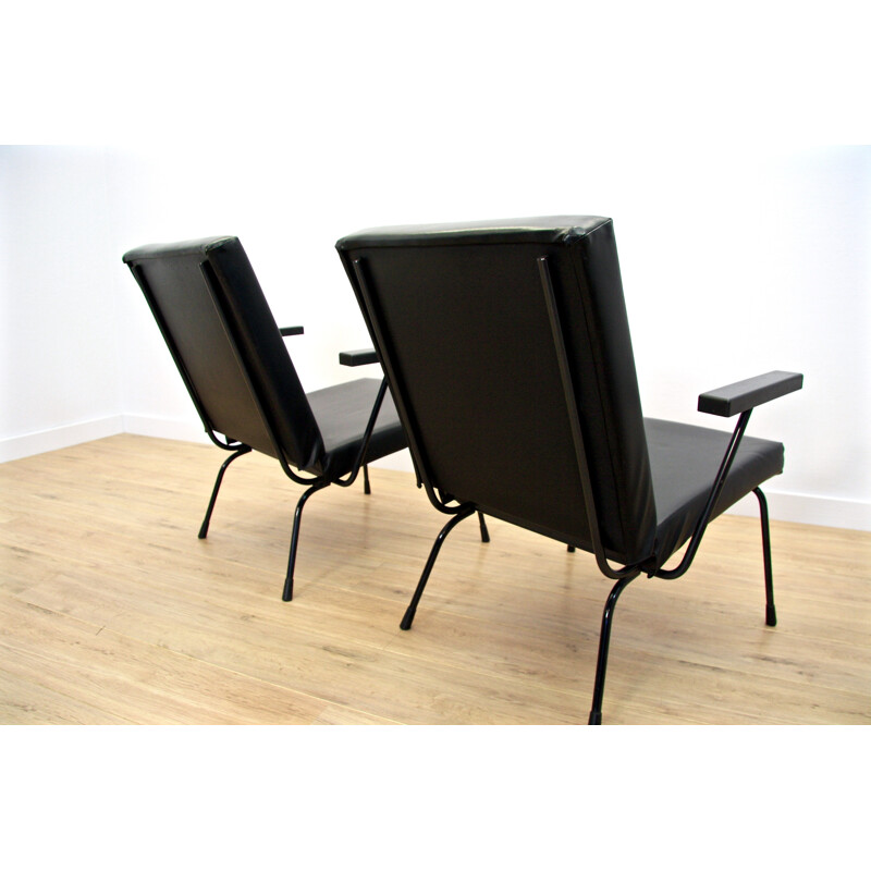 Paire de fauteuils Gispen en simili cuir noir, Wim RIETVELD - 1950