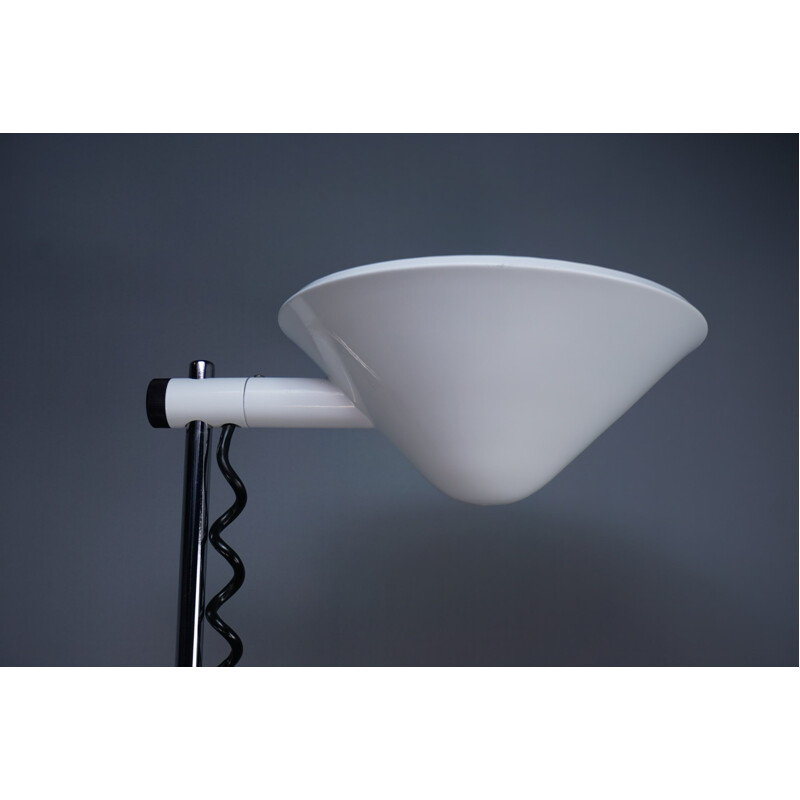 Vintage floor lamp in white lacquered metal by Mauro Marzollo Adjustable height, Italy 1970