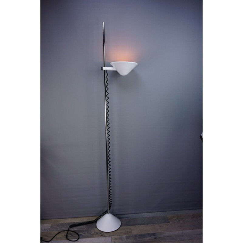 Vintage floor lamp in white lacquered metal by Mauro Marzollo Adjustable height, Italy 1970