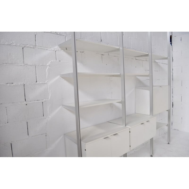 Système d'étagères Mobilier International blanc en bois laqué et aluminium, George Nelson - 1970
