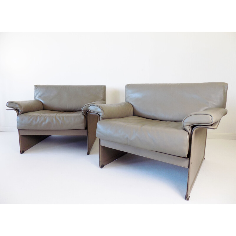 Pair of vintage leather armchairs gray Matteo Grassi KM by Tito Agnoli 1980s