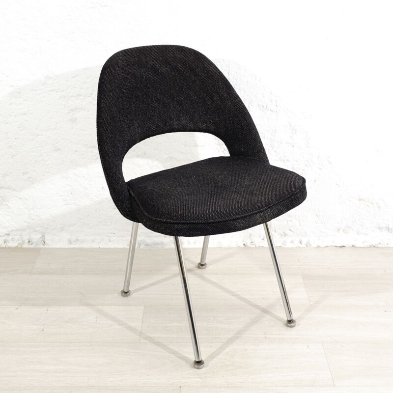 Vintage chair by Eero Saarinen for Knoll International 1950s