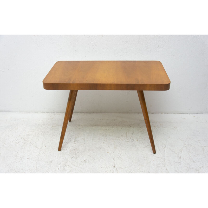 Table basse vintage en noyer par Český nábytek, Tchécoslovaquie 1960