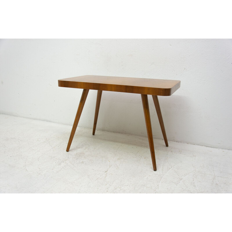 Table basse vintage en noyer par Český nábytek, Tchécoslovaquie 1960