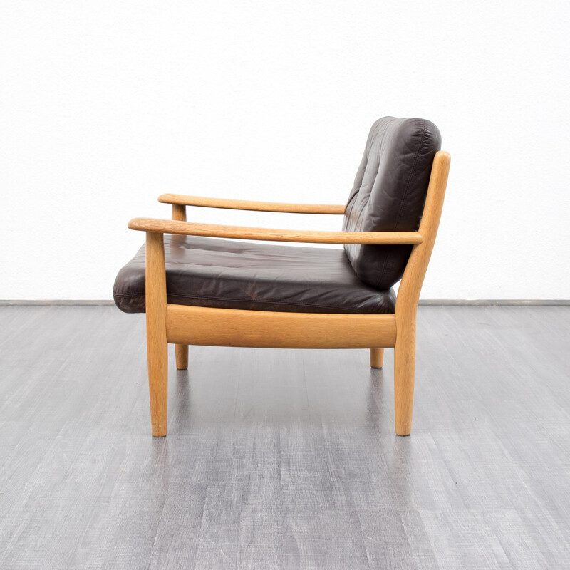 Scandinavian leather chair, Manufacturer Knoll - 1960s