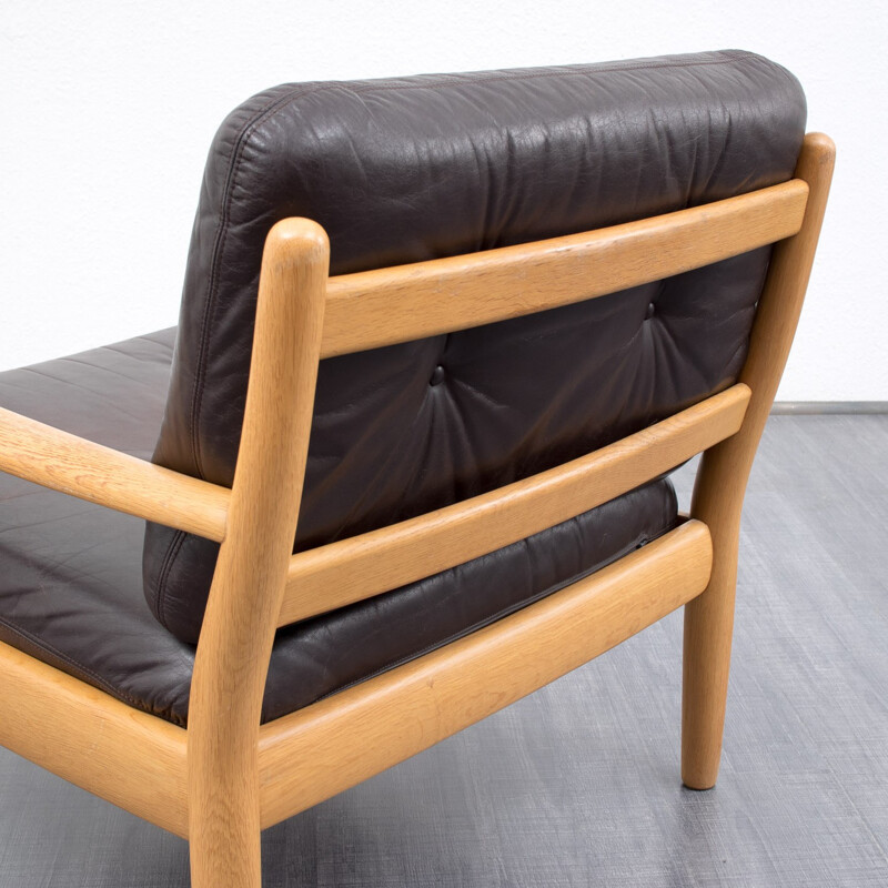 Scandinavian leather chair, Manufacturer Knoll - 1960s