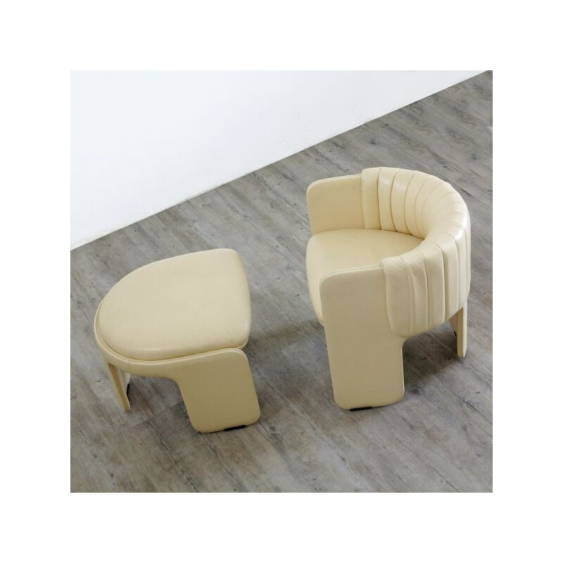 Suite de 6 fauteuil lounge vintage avec tabourets pour les pieds par Poltrona Frau 1970