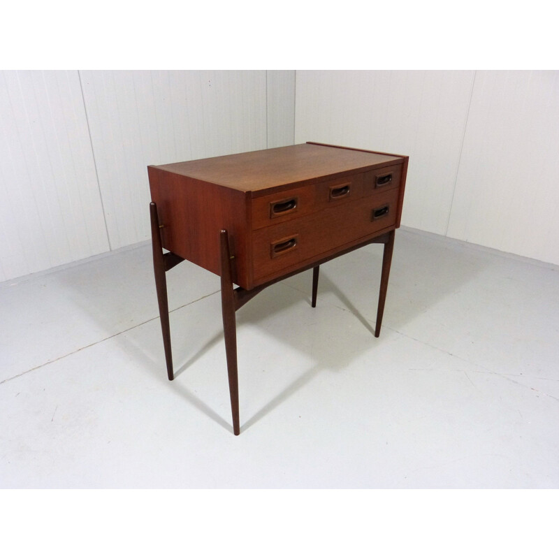 Small vintage teak chest of drawers 1960