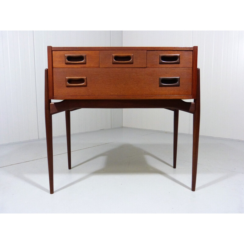 Small vintage teak chest of drawers 1960