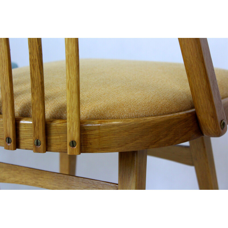 Conjunto de 4 cadeiras de carvalho vintage da Interier Praha 1960