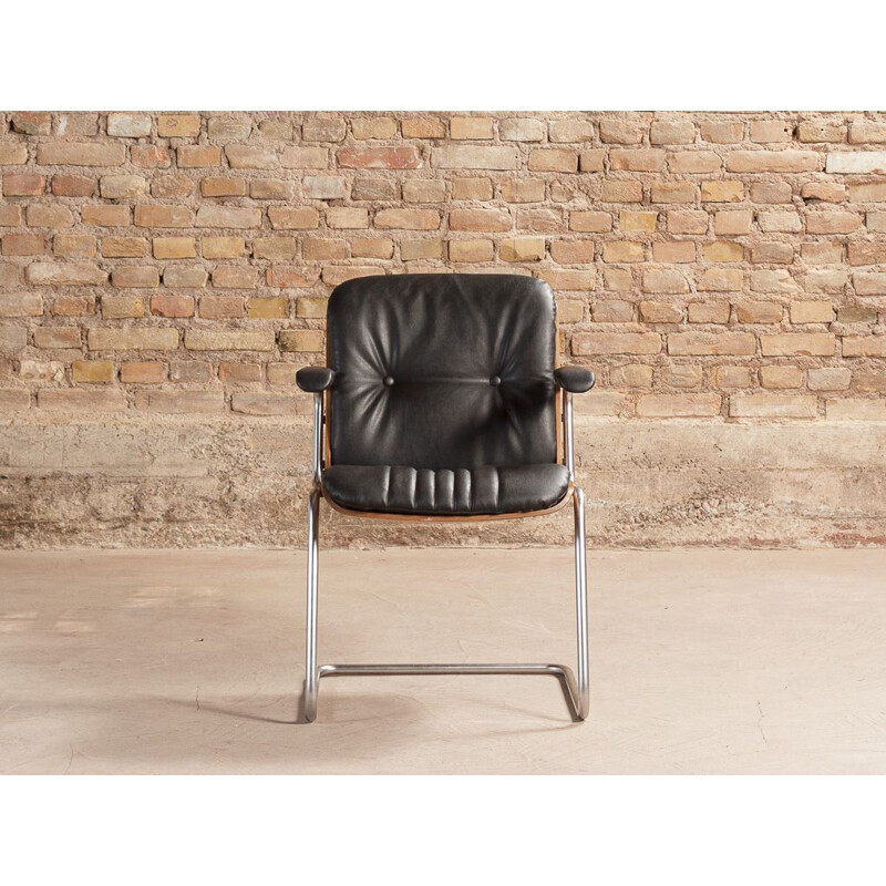 Fauteuil vintage de bureau en simili cuir noir 1960