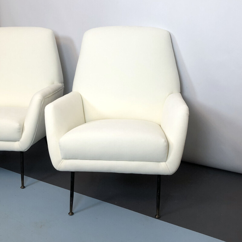 Pair of vintage armchairs in warm white velvet, Italy 1950