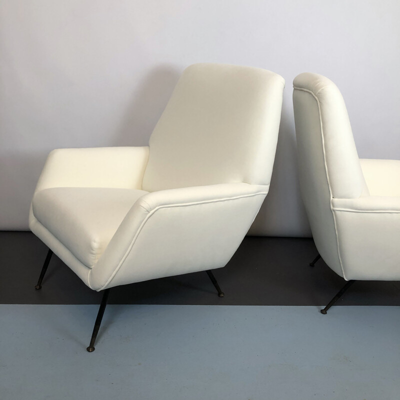 Pair of vintage armchairs in warm white velvet, Italy 1950