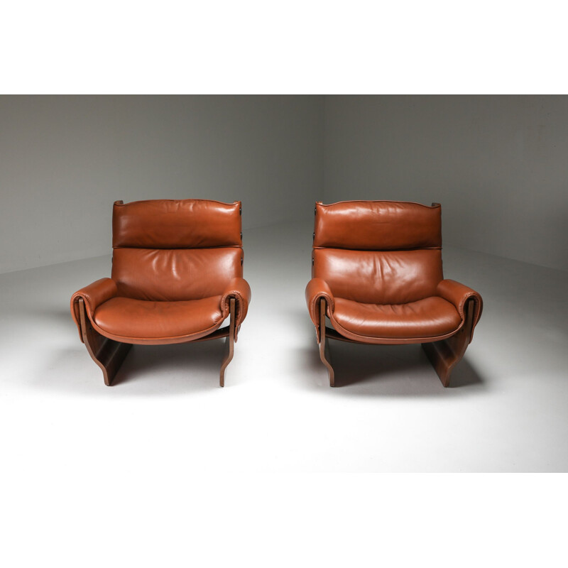 Pair of vintage Borsani P110 "Canada" Lounge Chairs set in Cognac Leather, Italy 1960s