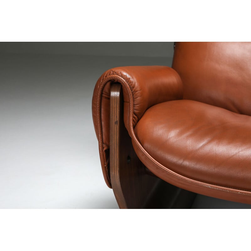 Pair of vintage Borsani P110 "Canada" Lounge Chairs set in Cognac Leather, Italy 1960s