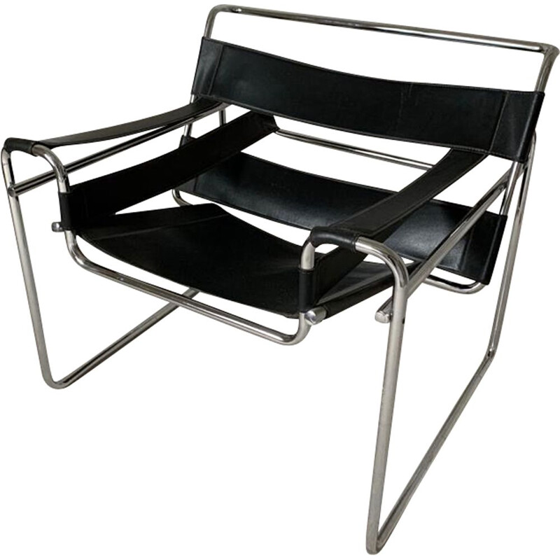 Vintage armchair Wassily B3 in black leather by Marcel Breuer, Gavina Edition, Bauhaus 1970
