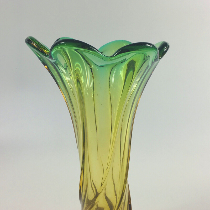 Large vintage Twisted Murano Glass Vase, Italy 1960s