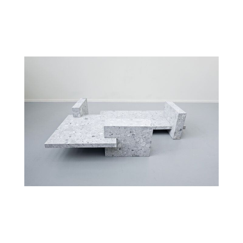 Vintage salontafel in ceppo di gre en glazen blad door Iceberg architecture studio