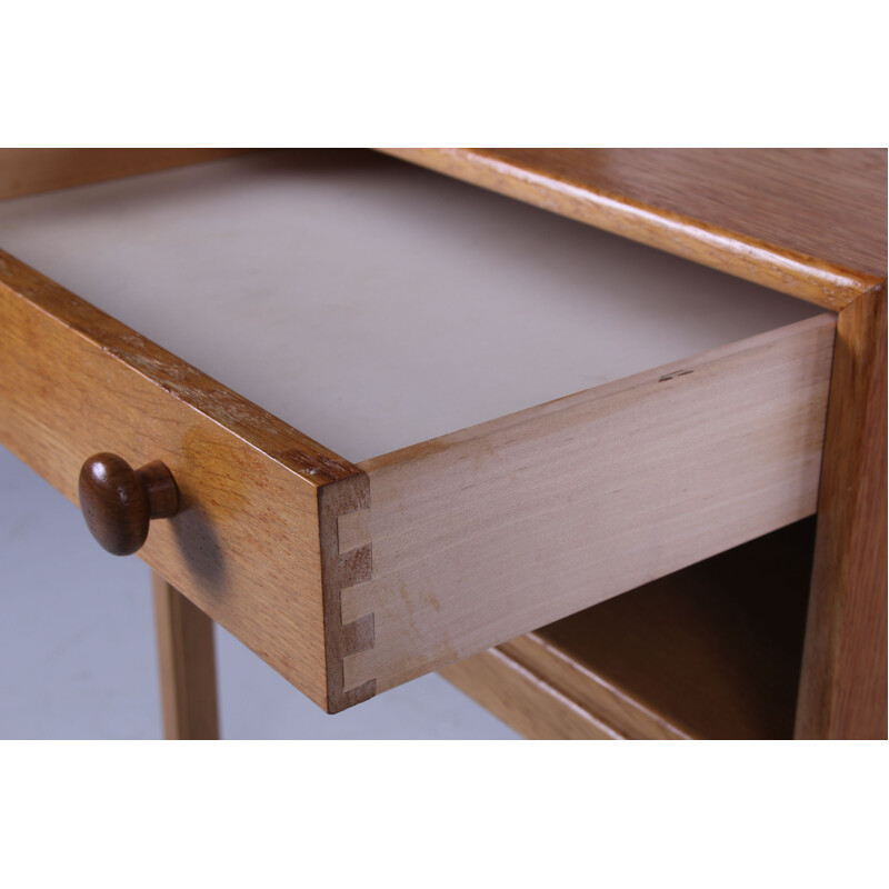 Table de chevet vintage avec tiroir et poignées en bois, Suédoise