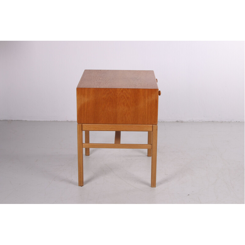 Table de chevet vintage avec tiroir et poignées en bois, Suédoise