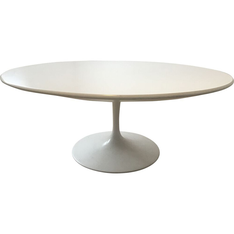 Vintage round white melamine coffee table by Eero Saarinen for Knoll International 1960s