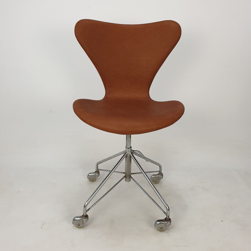 Vintage 3117 Swivel Desk Chair by Fritz Hansen & Arne Jacobsen 1960s