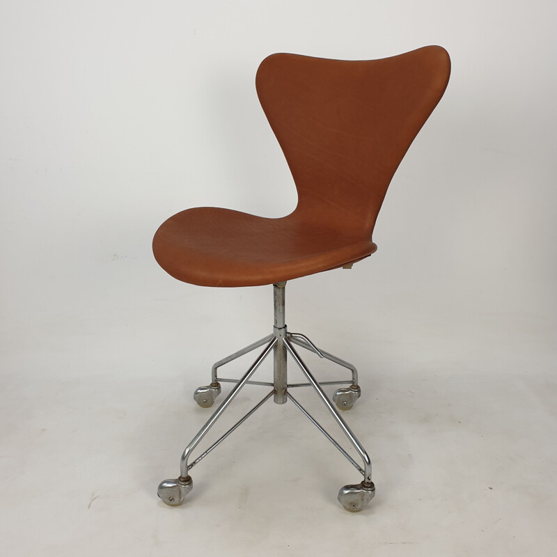 Vintage 3117 Swivel Desk Chair by Fritz Hansen & Arne Jacobsen 1960s