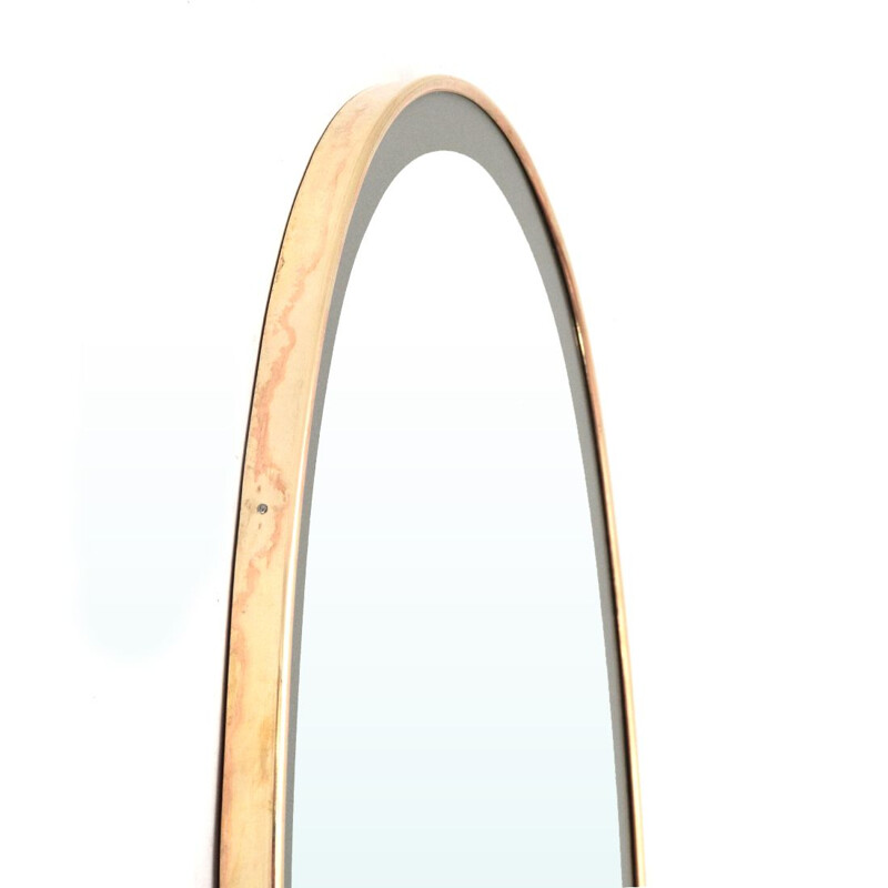 Espejo ovalado vintage con marco de latón 1950
