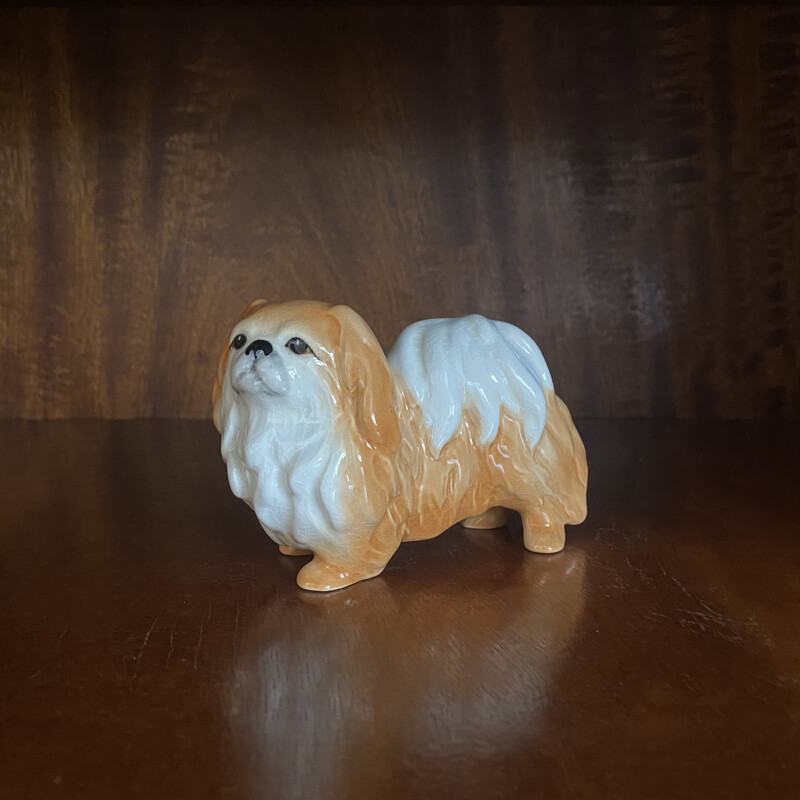Figurita de perro pequinés de cerámica esmaltada vintage