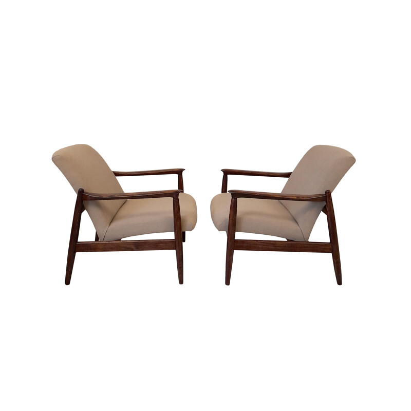 Pareja de sillones vintage de lino beige GFM-64 de Edmund Homa para Gościńskie Fabryki Mebli 1960