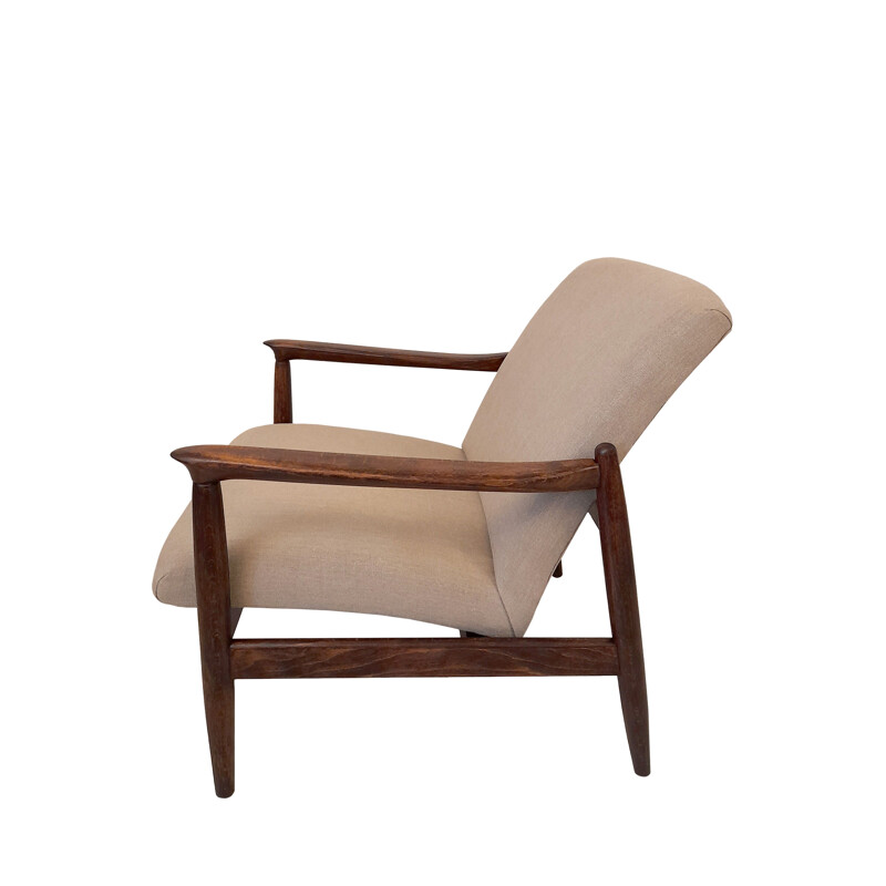 Paar vintage beige linnen fauteuils GFM-64 van Edmund Homa voor Gościcińskie Fabryki Mebli 1960