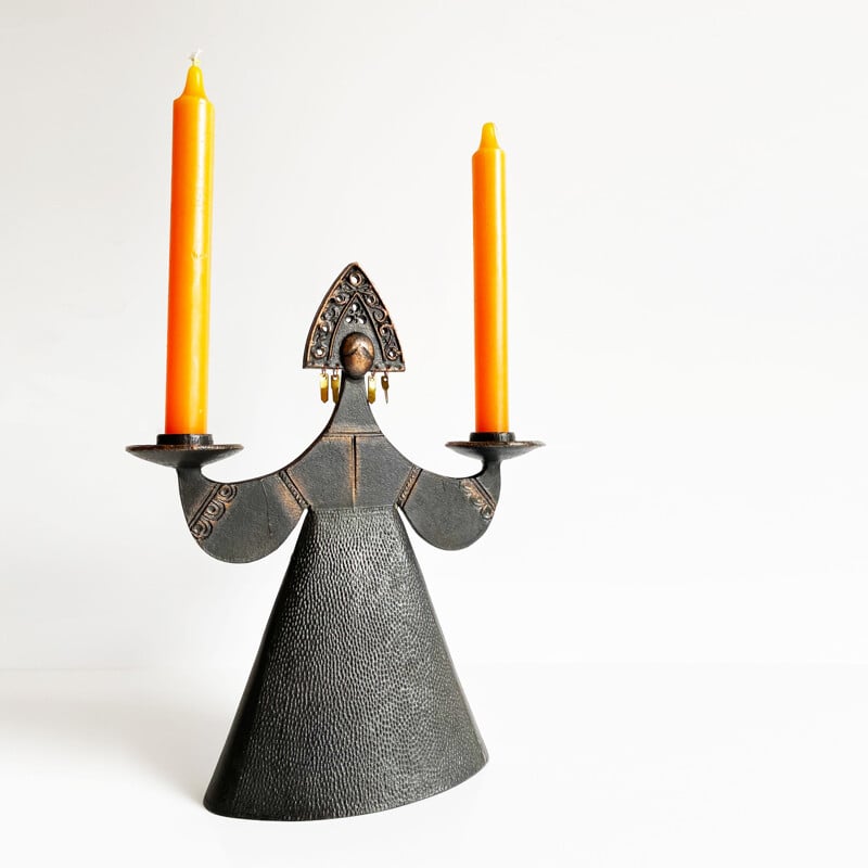 Grand bougeoir vintage candélabre en métal forgé et patiné. Finlande 1950