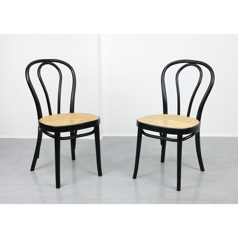 Paar vintage N218 zwarte stoelen van Michael Thone