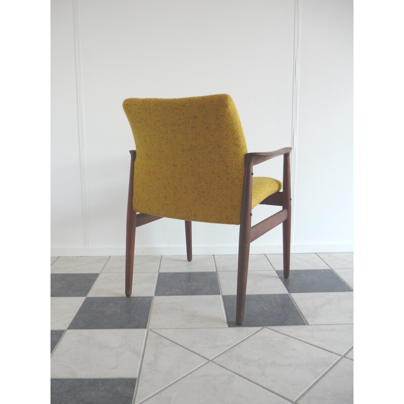 Danish Glostrup armchair in teak and yellow wool, Grete JALK - 1960s