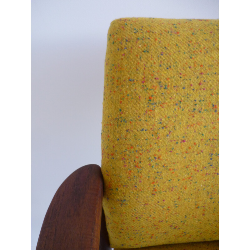 Fauteuil Glostrup danois retapissé en teck et laine jaune, Grete JALK - 1960