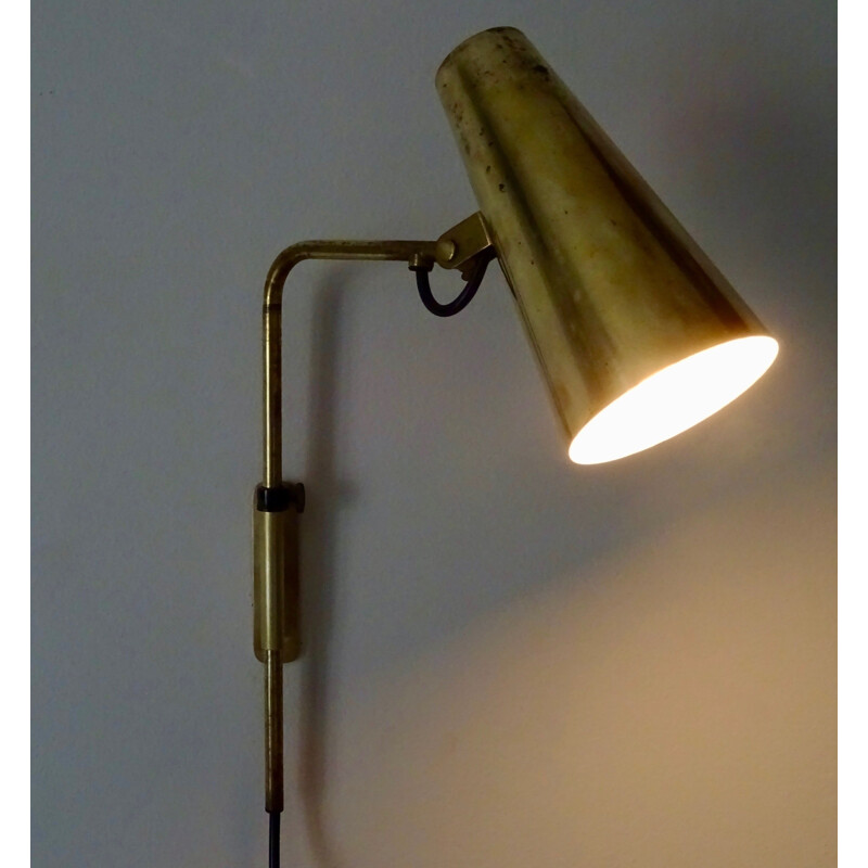 Vintage wall lamp model 9459 by Paavo Tynell for Taito Oy 1940s