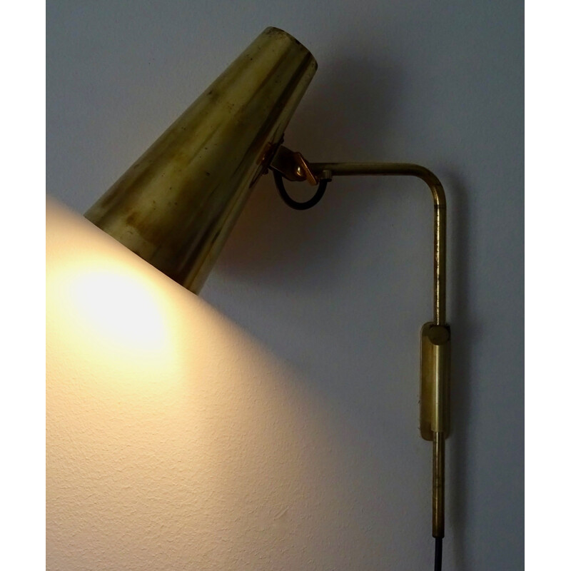 Vintage wall lamp model 9459 by Paavo Tynell for Taito Oy 1940s