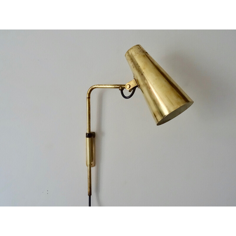 Vintage wall lamp model 9459 by Paavo Tynell for Taito Oy 1940s