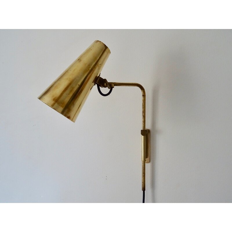 Vintage wall lamp model 9459 by Paavo Tynell for Taito Oy 1940s