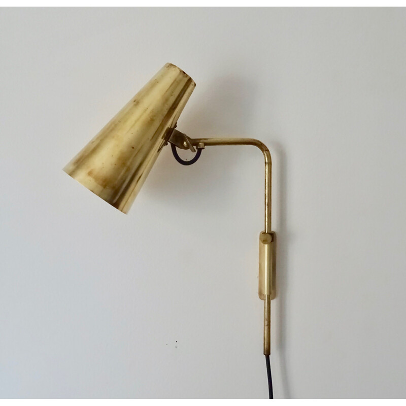 Vintage wall lamp model 9459 by Paavo Tynell for Taito Oy 1940s