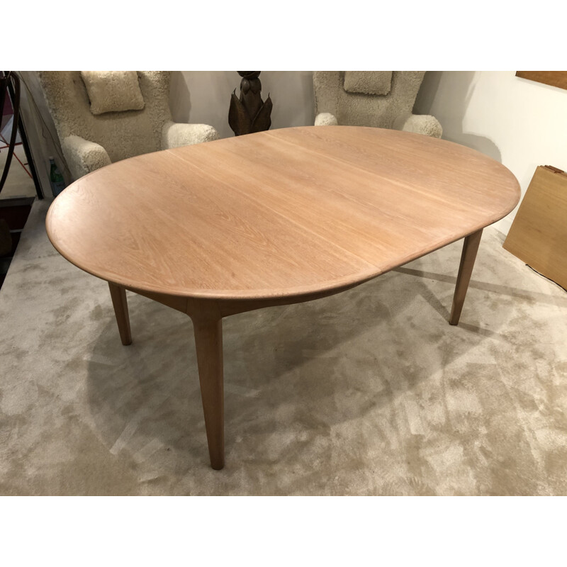 Vintage oak extensible dining table