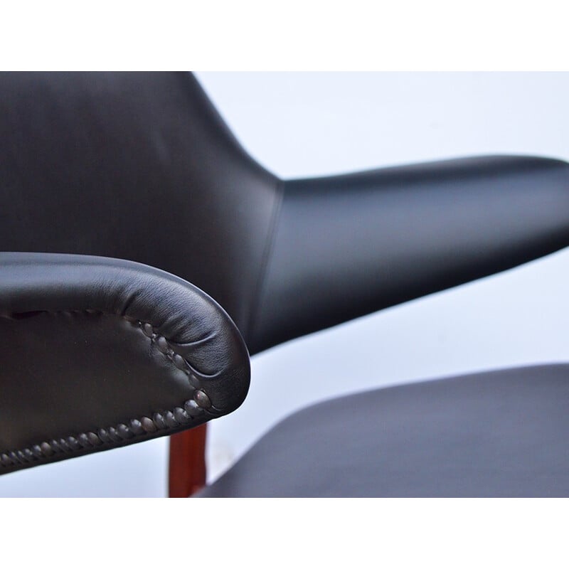 Fauteuil Webe retapissé en teck et cuir eco noir, Louis VAN TEEFFELEN - 1950s