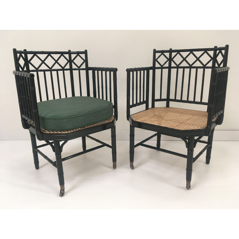 Paire de fauteuils vintage en bois laqué cannage et laiton